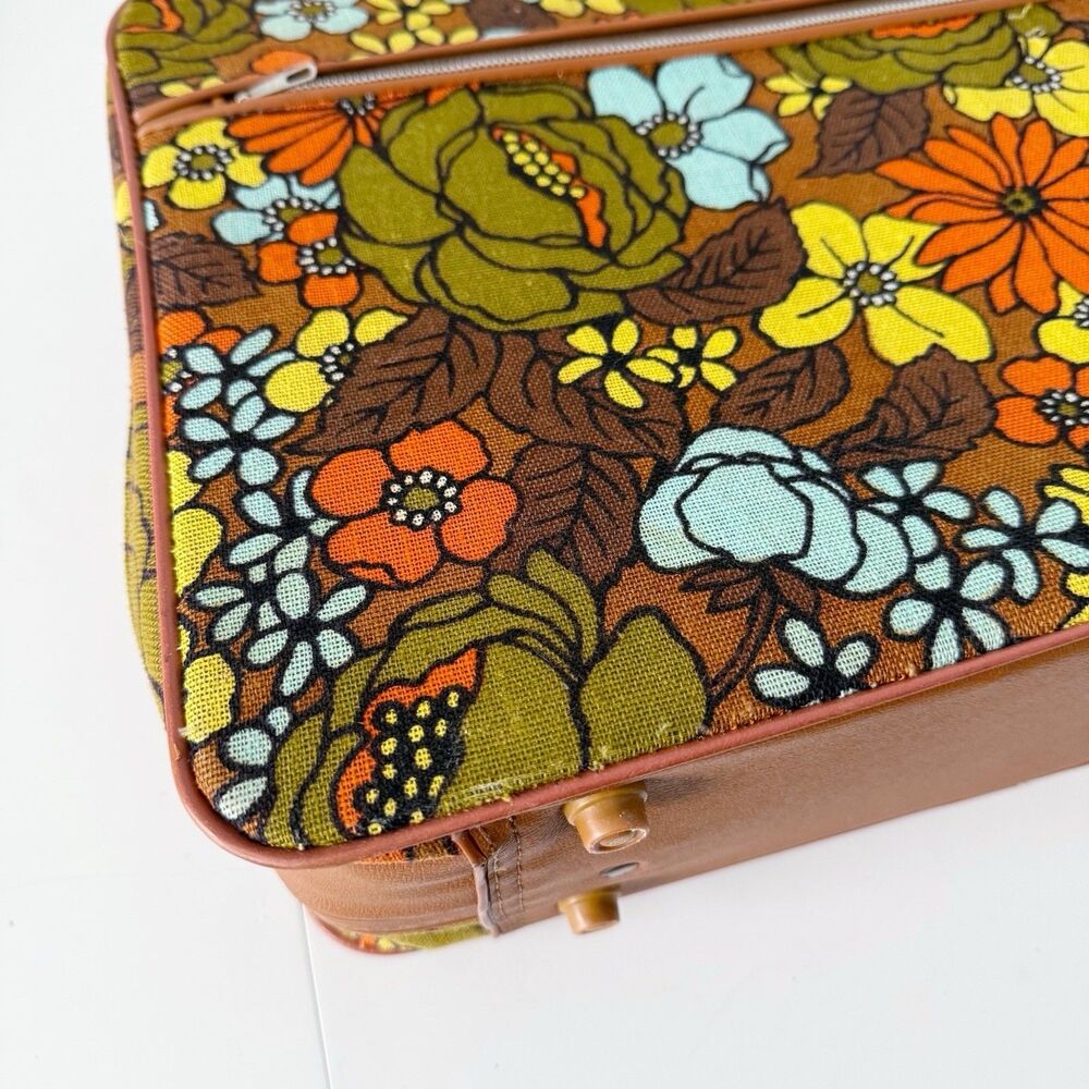 Vtg Brown Floral Print Medium Size Travel Bag From 1960-1970s Mod Flower Power - Picture 2 of 16